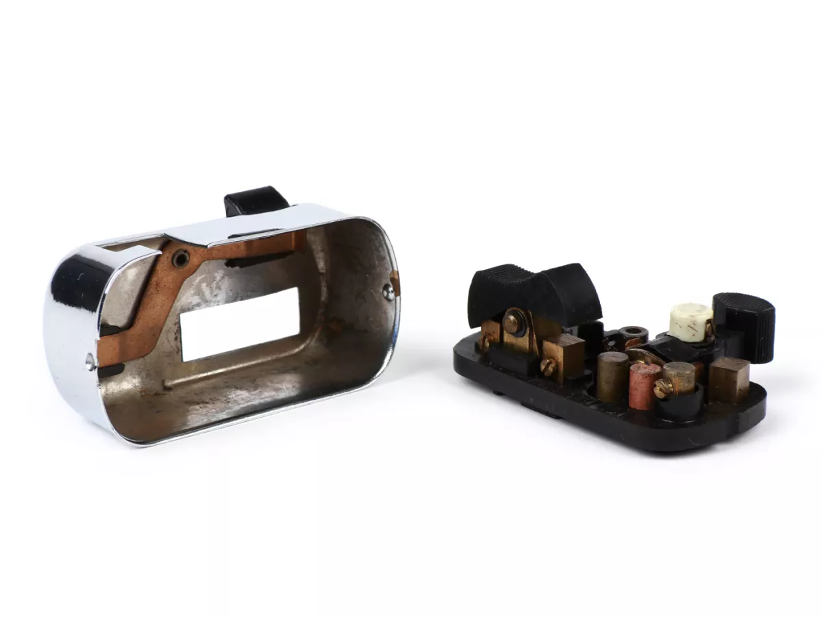 Lichtschakelaar -SIEM/GRABOR (NOS) modellen met batterij- Vespa VNA1T tot VNA2T (DE - T1/125), VNB1T tot VNB6T (DE - T2/125), VGLA/B (DE - T4/150), VGL1T (ACMA), VGL1T (DK - Touring), VB1T, VBA1T - met dodemansknop