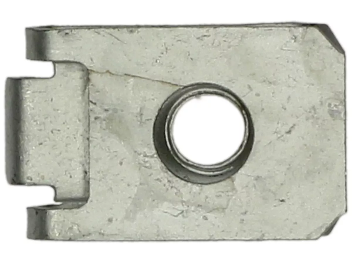 Plaatmetaal moer -PIAGGIO- M6