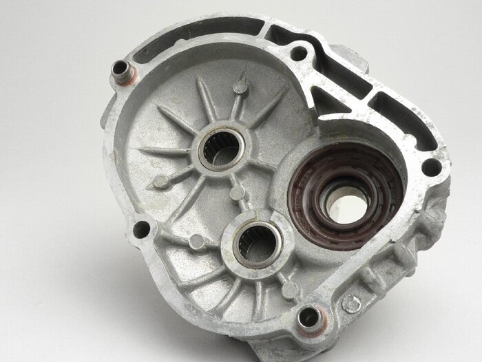 Gearbox cover -PIAGGIO- Piaggio TPH 125 (ZAPM02000)