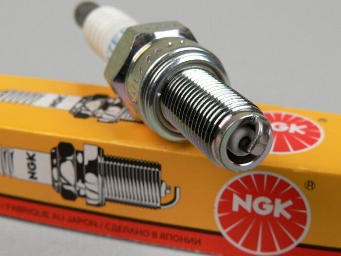 Bougie -NGK CR EB- CR7EB