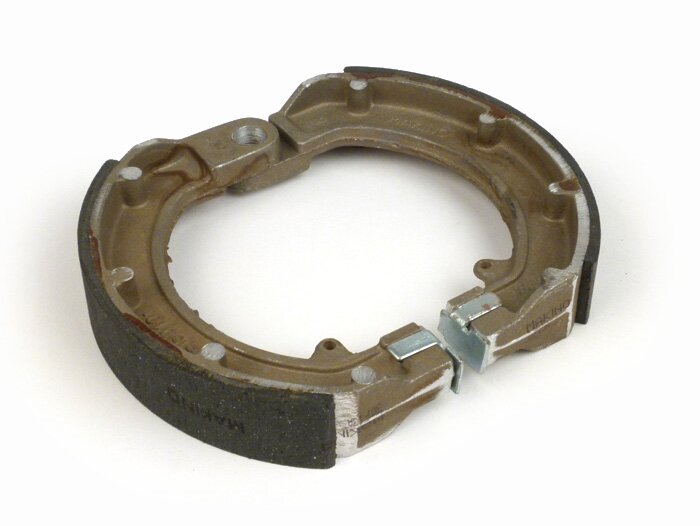 Brake shoes -MAKINO Ø=150x25mm- Vespa Rally180 (VSD1T), Rally200 (VSE1T) (f), Sprint (f), TS (f), GT125 (VNL2T) (f), GTR125 (VNL2T) (f), GL150 (VLA1T) (f), SS180 (f), GS160 (f), GS150 / GS3 (VS1T-VS4T) (f/r) (VS5T) (f)