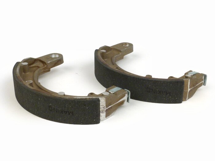 Brake shoes -MAKINO Ø=150x25mm- Vespa Rally180 (VSD1T), Rally200 (VSE1T) (f), Sprint (f), TS (f), GT125 (VNL2T) (f), GTR125 (VNL2T) (f), GL150 (VLA1T) (f), SS180 (f), GS160 (f), GS150 / GS3 (VS1T-VS4T) (f/r) (VS5T) (f)