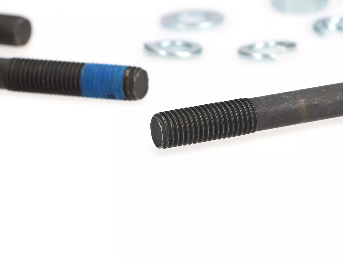 Stud set -M7 x 140mm- (used for cylinder Vespa PX80, PX125, PX150, Sprint GT125 (VNL2T), GTR125 (VNL2T), TS125 (VNL3T), Super, VNA, VNB, VBA, VBB, V90, SS90, PV125, ET3, PK80, PK125, Lambretta LD 125 (since yoc 1956), D 125 (since yoc 1956), LD 150, D 150