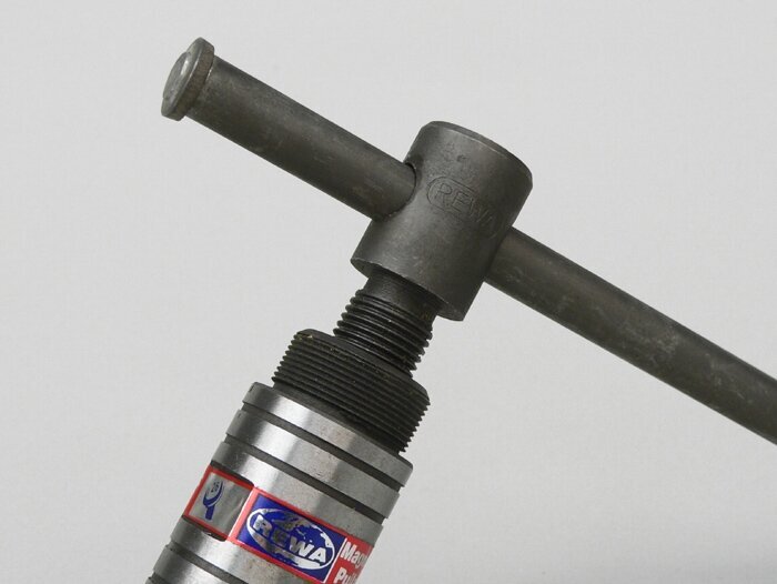 Estrattore -IMPORT- M26 x 1.0 (esterno) HD- (estrattore ruota tipo polo Piaggio 50 ccm 2 tempi)
