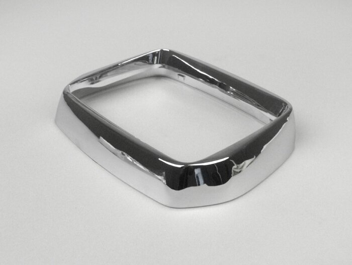 Cincin trim lampu depan -PIAGGIO- Vespa S50, S125, S150 - krom
