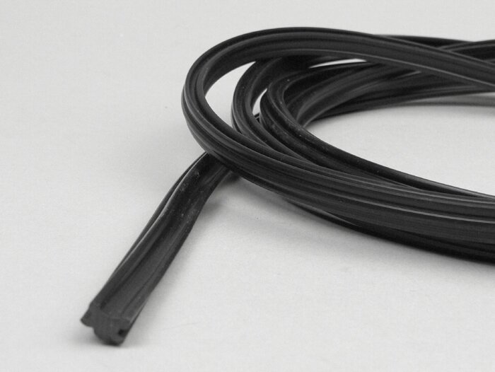 Loopvlakstrook rubber -OEM KWALITEIT, B=9mm- Vespa V50, PV125, ET3 - 2780mm