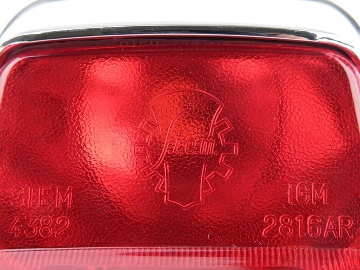 Taillight -SIEM Vespa vintage- metal large -Vespa 125 VNB (VNB6T), GL (VLA1T), Sprint (VLB1T till no. 025478), SS180 (VSC1T till no. 0018000) - alloy