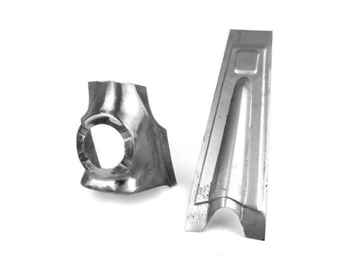 Reparationsplatta för horn/kaskad -OEM KVALITET- Vespa V50, V90 (upp till 1967), PV125 (upp till 1967) - 4-bultars hornmontering