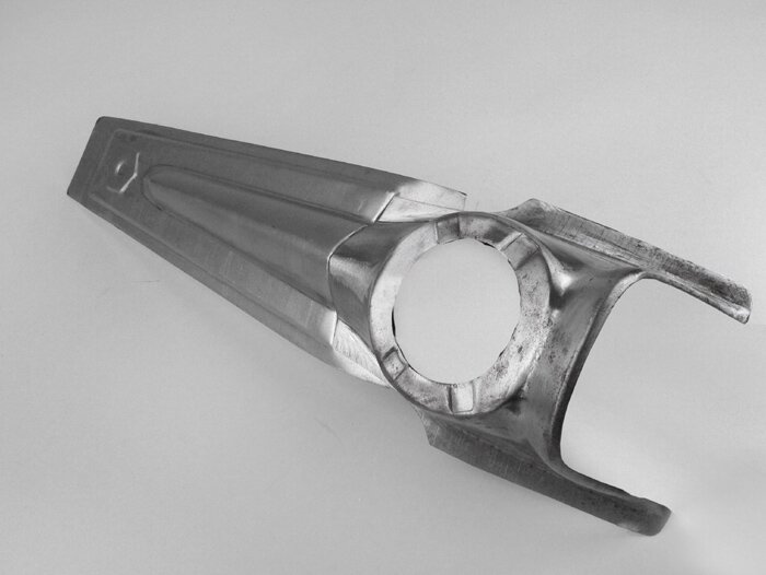 Memperbaiki klakson pelat / kaskade -KUALITAS OEM- Vespa V50, V90 (dari tahun 1968), PV125 (dari tahun 1968), ET3 - memperbaiki klakson 4 sekrup