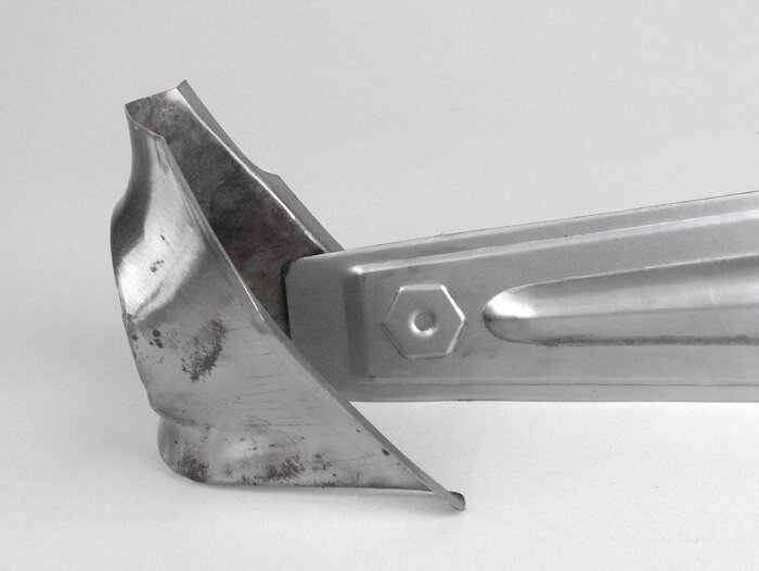 Memperbaiki klakson pelat / kaskade -KUALITAS OEM- Vespa V50, V90 (dari tahun 1968), PV125 (dari tahun 1968), ET3 - memperbaiki klakson 4 sekrup