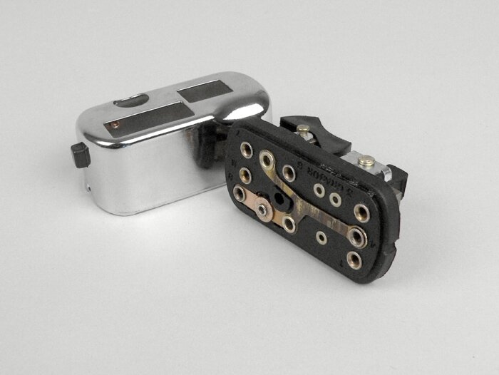 Lichtschakelaar -GRABOR- Vespa V90, SS90 (Italiaanse modellen), VNB2T tot VNB6T, Super, GT125 (VNL2T), GTR125 (VNL2T), Nuova 125, PV125, VBB2T, Sprint150 (VLB1T), SS180 (VSC1T) (modellen zonder accu), Rally180 (VSD1T)