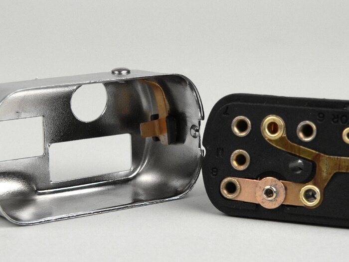 Lichtschakelaar -GRABOR- Vespa V90, SS90 (Italiaanse modellen), VNB2T tot VNB6T, Super, GT125 (VNL2T), GTR125 (VNL2T), Nuova 125, PV125, VBB2T, Sprint150 (VLB1T), SS180 (VSC1T) (modellen zonder accu), Rally180 (VSD1T)