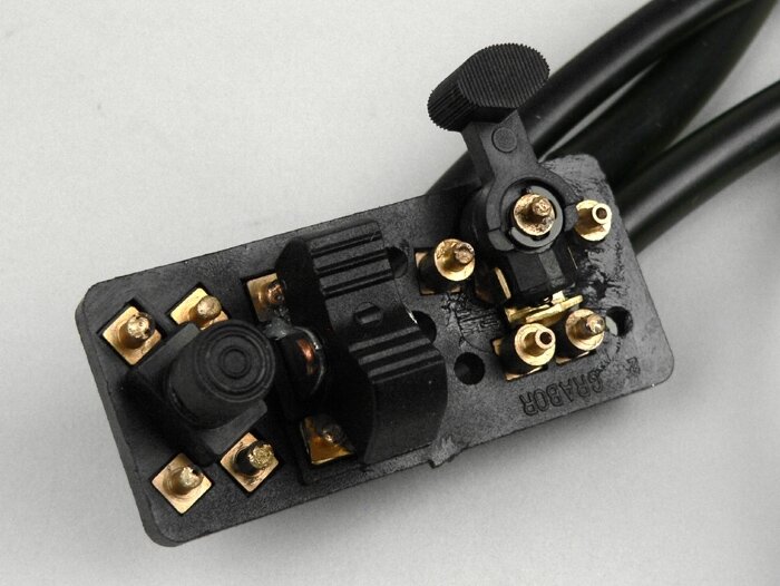 Interruptor de luces -GRABOR- Vespa PX80, PX125, PX150, PX200 (1978-1983) - 9 cables (modelos 12V con intermitentes, sin batería)