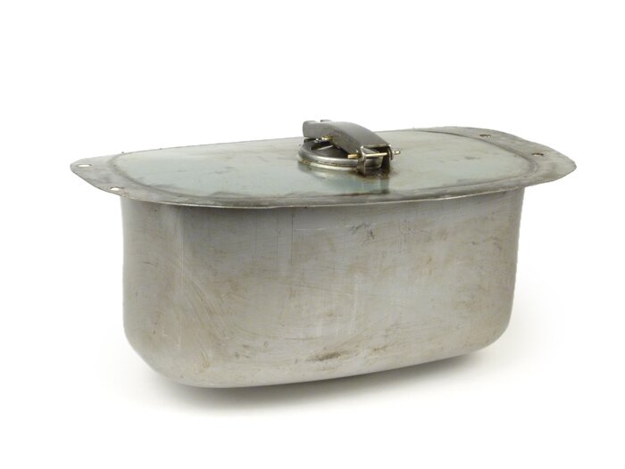 Tank -PREMIUM, geolied plaatstaal, incl. scharnierende tankdop- Vespa PX oud (-1984), VNA, VNB, VBA, VBB, GL150 (VLA1T), Super, Sprint150 (VLB1T), GT125 (VNL2T), GTR125 (VNL2T), TS125 (VNL3T)