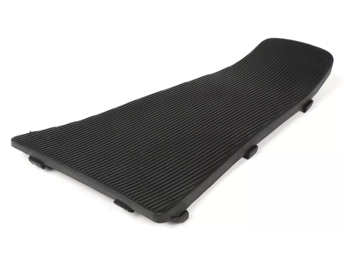 Central floor mat -PIAGGIO- Vespa LX (ZAPC38, ZAPM44,ZAPM68), Vespa LXV (ZAPC38, ZAPM44,ZAPM68), Vespa S (ZAPC38, ZAPM44,ZAPM68)