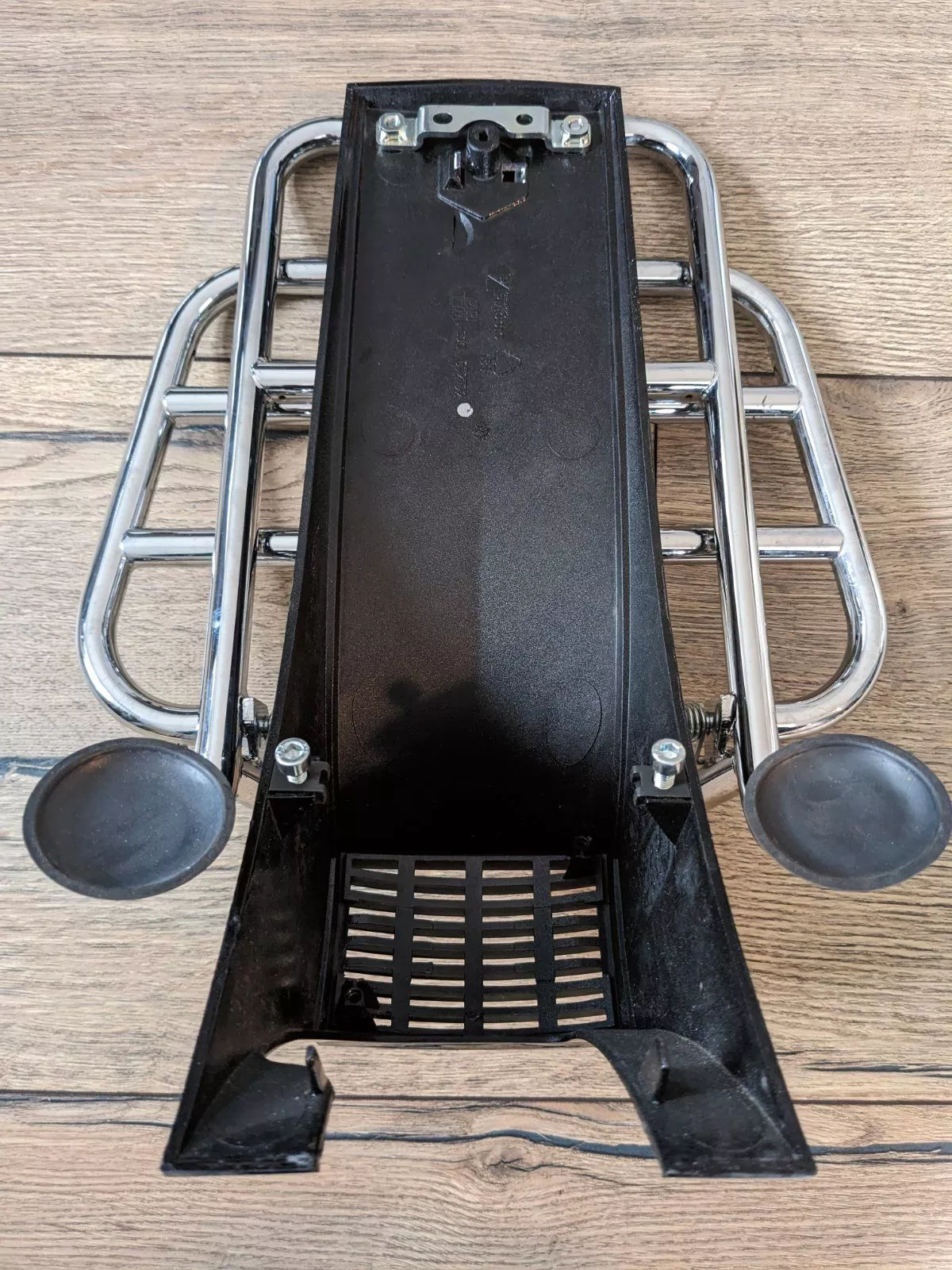 Porte bagages avant rabattable -PIAGGIO- Vespa Largeframe - Vespa PX80, PX125, PX150, PX200 - chromé