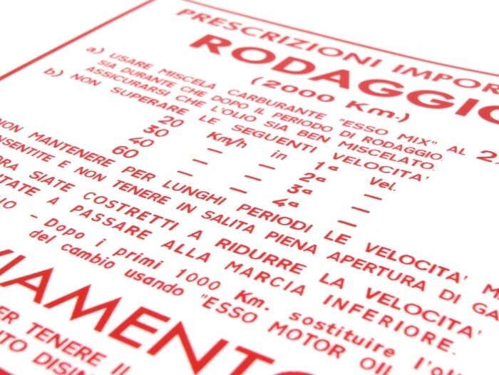 Running in sticker -OEM QUALITY- Vespa, Italian, 4-speed, mix ratio 2% - red