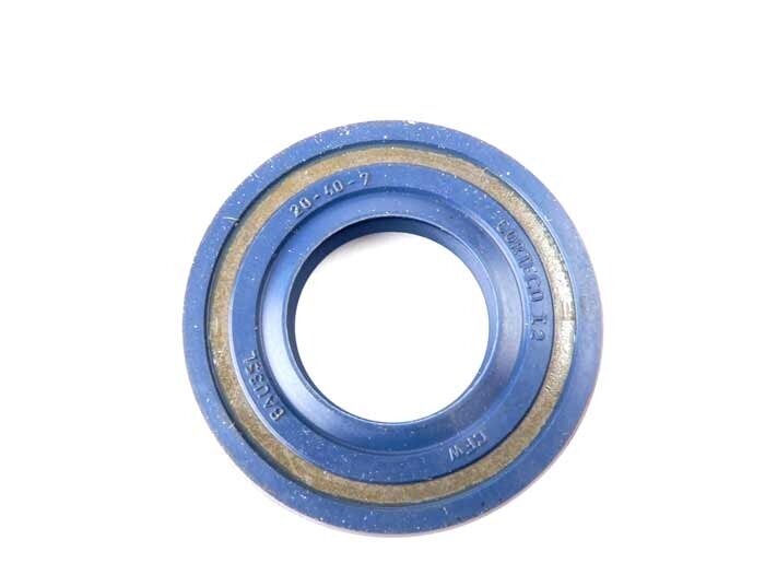 Paraolio 20x40x7mm -CORTECO- utilizzato per albero motore lato alternatore Vespa Largeframe (-1976) Sprint, Super, TS, GT125, GTR125, VNA, VNB, VBA, VBB, Wideframe (inoltre albero motore lato guida) VM, VN, VL, GS150 / GS3