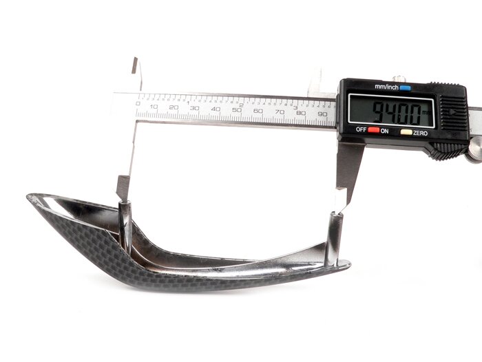 Mudguard crest upper part, carbon look -PIAGGIO- Vespa GTS Super 125 (ZAPM45300, ZAPM45301), Vespa GTS Super 300 (ZAPM45200, ZAPM45202), Vespa GTS Super Sport 125 (ZAPM45300), Vespa GTS Super Sport 300 (ZAPM45200)