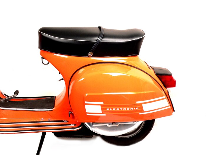 Bangku kursi -SELLERIA TREZZI- Vespa Sprint150 (VLB1T), GL150 (VLA1T), GT125 (VNL2T), GTR125 (VNL2T), Super (VNC1T / VBC1T), Rally180 (VSD1T), Rally200 (VSE1T), GS160 (VSB1T), SS180 (VSC1T)