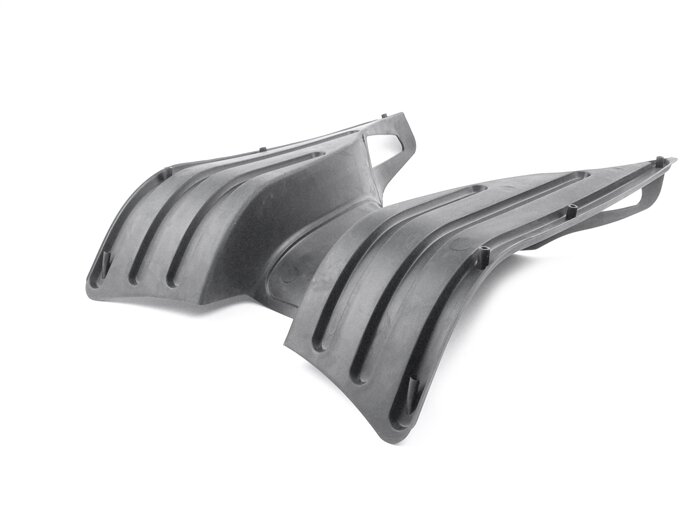 Vloermat -PIAGGIO- Vespa GT 125 (ZAPM311), GT 200 (ZAPM312), GT L 125 (ZAPM311), GT L 200 (ZAPM312), GTS 250 (ZAPM451), GTS 125 i..e. (ZAPM453), GTS 300 i.e. (ZAPM452), GTV 125 (ZAPM313), GTV 300 (ZAPM452), GTV 250 i.e. (ZAPM451) - zwart