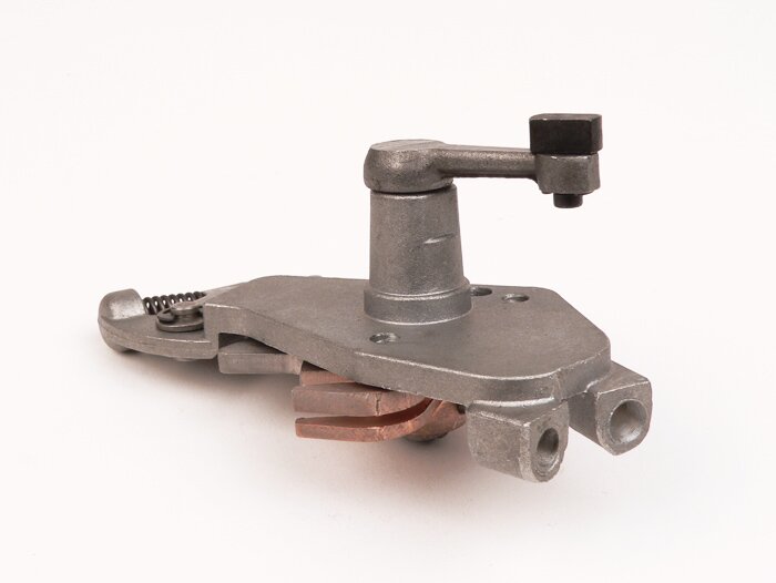 Tuas pemindah gigi -PIAGGIO 3-percepatan- model Vespa dengan pemindah gigi kabel hingga tahun 1957