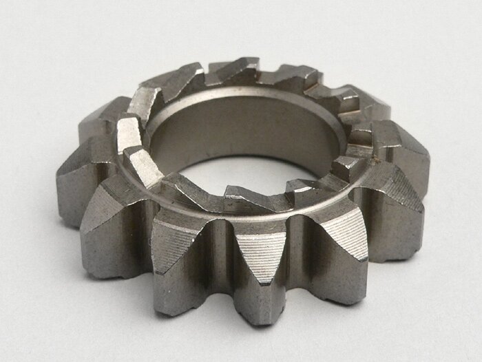 Pinion kickstarter -PIAGGIO- Vespa P 125X (hingga 146313), P 150X/E (hingga 264564), Sprint150 (VLB1T), GT125 (VNL2T), GTR125 (VNL2T), GL150 (VLA1T), GS160 / GS4 (VSB1T), SS180 (VSC1T) - gigi 12/12, Ø = 21.8mm