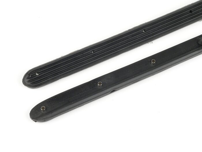 Footboard stripes set -MAURO PASCOLI, width=20mm-  Vespa V50, V50N, 1.series (-1964, V5A1T -36000) - rubber (with cast in hollow rivets)