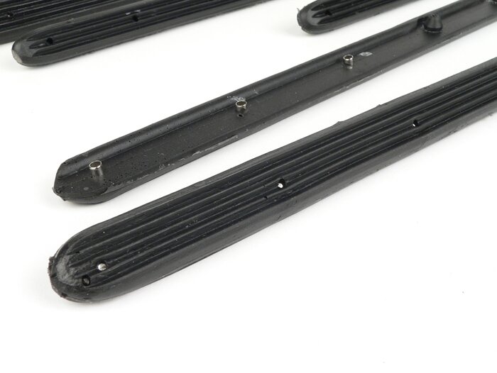 Footboard stripes set -MAURO PASCOLI, width=20mm-  Vespa V50, V50N, 1.series (-1964, V5A1T -36000) - rubber (with cast in hollow rivets)