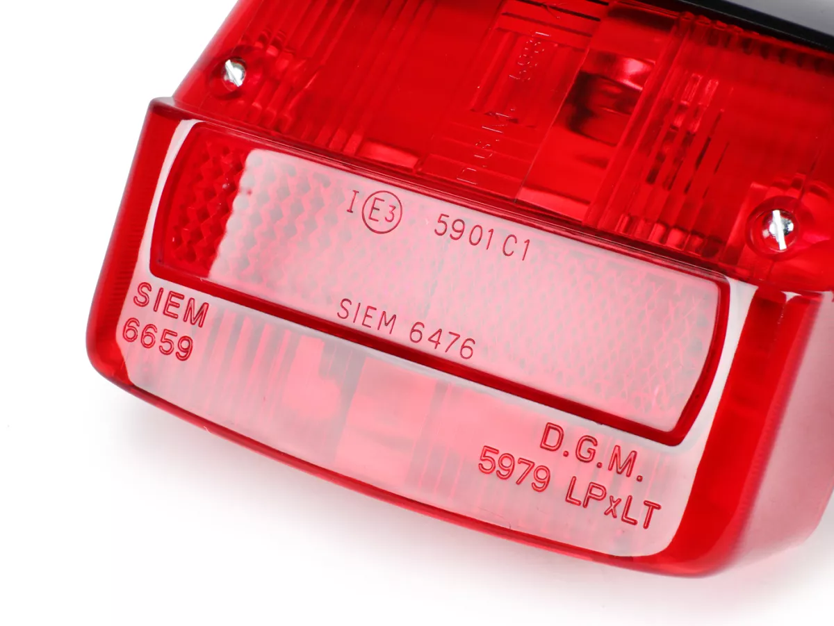 Achterlicht -SIEM- Vespa Rally180 (VSD1T), Rally200 (VSE1T), GTR125 (VNL2T), TS125 (VNL3T), V50 Special (Duits), 50 SR, PV125 (Duits) - zwarte afdekking