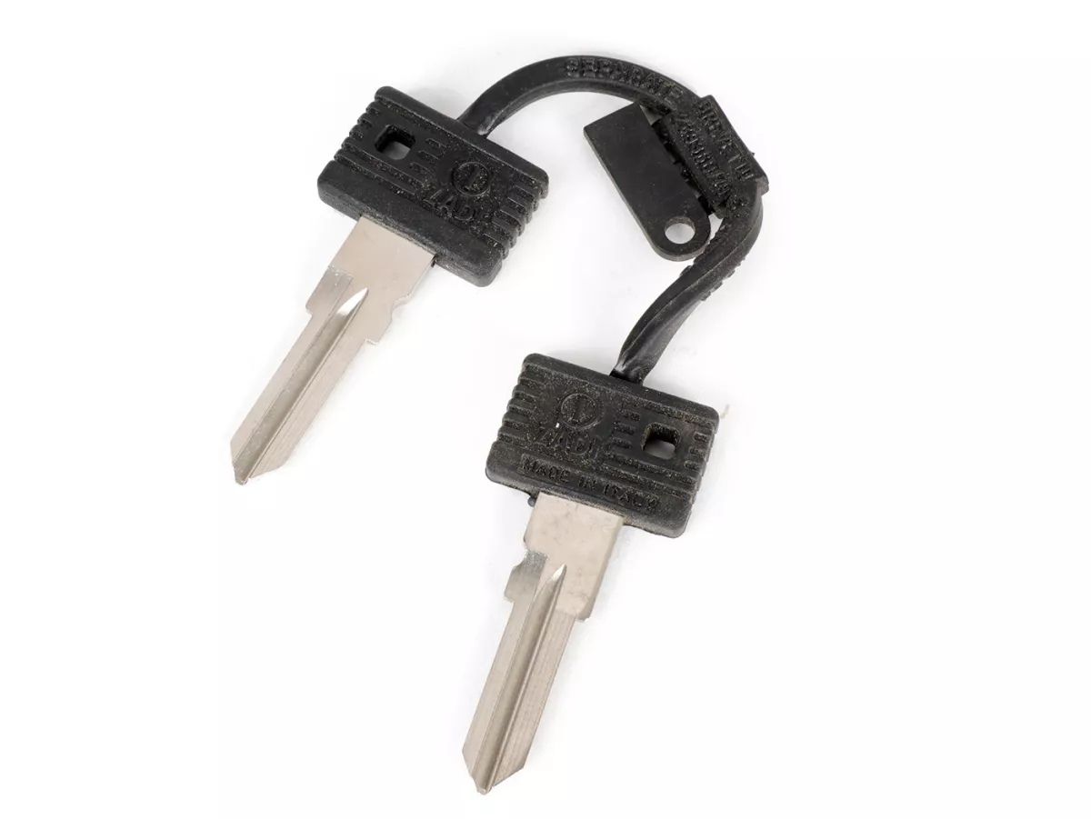 Blank key -ZADI- Vespa PK S, PK XL, PK XL2, PX (1984-), Cosa, Ape 50, Piaggio TPH50 (LBMC481, TEC1T, TEC2T, ZAPC190, ZAPC290), TPH80 (TE81T), TPH125 (ZAPM02), Sfera 50 (NSL1T, ZAPC010), Sfera 80 (NS81T, ZAPM030), Sfera 125 (ZAPM030, ZAPM010), SKR125 (CSM1