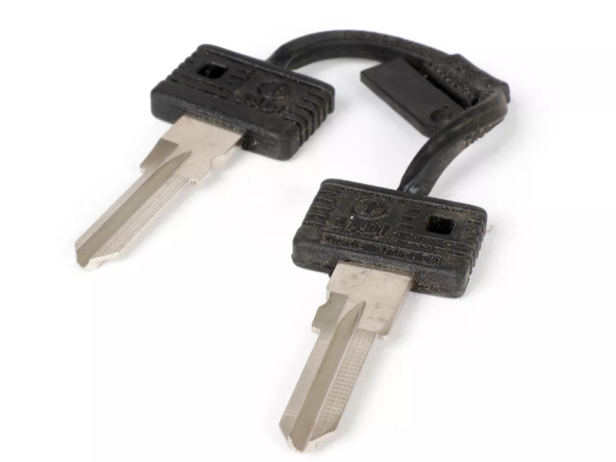 Blank key -ZADI- Vespa PK S, PK XL, PK XL2, PX (1984-), Cosa, Ape 50, Piaggio TPH50 (LBMC481, TEC1T, TEC2T, ZAPC190, ZAPC290), TPH80 (TE81T), TPH125 (ZAPM02), Sfera 50 (NSL1T, ZAPC010), Sfera 80 (NS81T, ZAPM030), Sfera 125 (ZAPM030, ZAPM010), SKR125 (CSM1