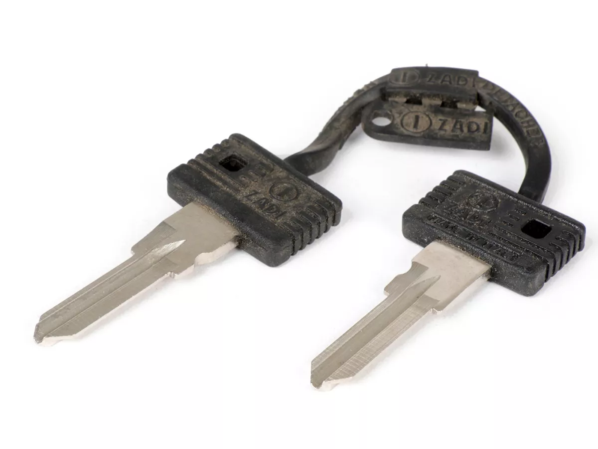 Blank key -ZADI- Vespa PK S, PK XL, PK XL2, PX (1984-), Cosa, Ape 50, Piaggio TPH50 (LBMC481, TEC1T, TEC2T, ZAPC190, ZAPC290), TPH80 (TE81T), TPH125 (ZAPM02), Sfera 50 (NSL1T, ZAPC010), Sfera 80 (NS81T, ZAPM030), Sfera 125 (ZAPM030, ZAPM010), SKR125 (CSM1
