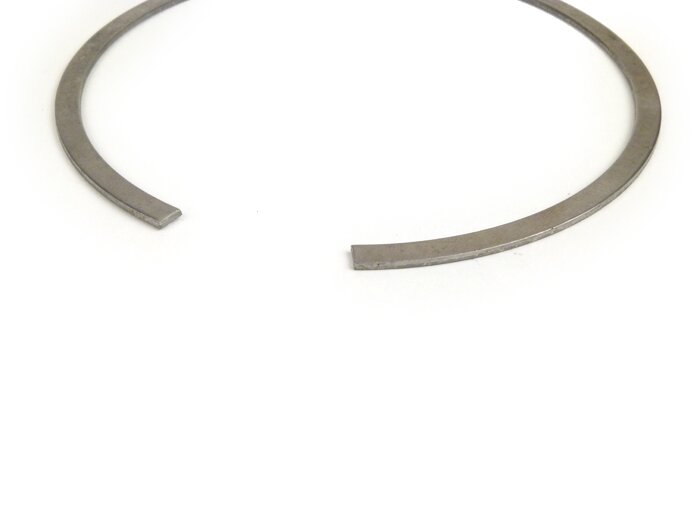 Circlip embrague cesta -SURFLEX Ø=96 w=5mm h=1,2mm- Vespa VN1T (06001-), VN2T, VB1T, VL1T, VL2T, VL3T, VB1T, VNA1T, VNA2T, VNB1T, VBA1T, VBB1T, GL, Super, GT, GTR, Sprint, Sprint Veloce, TS, PX80, PX125 (-1995), PX150 (-1995)