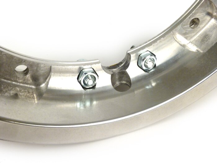 Hjul -PINASCO, V2.0, slanglös 2.10-10 tum aluminium, delad- Vespa (typ PX) - Vespa Smallframe V50, 50N, Special, PV, ET3, PK50-125 (S/XL/XL2), Largeframe PX, T5, Sprint, Rally, GT/GTR, LML Star, Deluxe - polerad aluminium