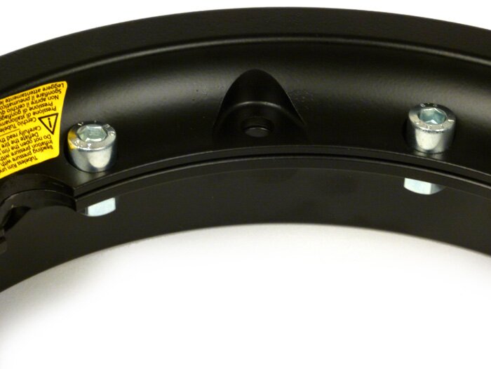 Roda -PINASCO, V2.0, tubeless 2.10-10 inci aluminium, split- Vespa (tipe PX) - Vespa Smallframe V50, 50N, Special, PV, ET3, PK50-125 (S/XL/XL2), Largeframe PX, T5, Sprint, Rally, GT/GTR, LML Star, Deluxe - hitam