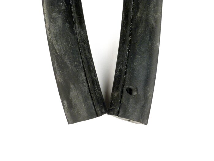 Rubber zijkap -BGM ORIGINAL- Vespa PX, Vespa T5 125cc - Zwart / links
