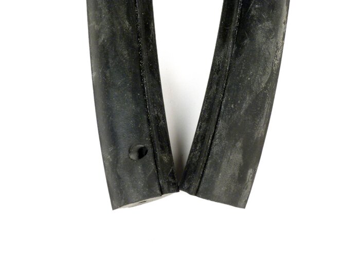 Side panel rubber trim -BGM ORIGINAL- Vespa PX, Vespa T5 125cc - black / rhs