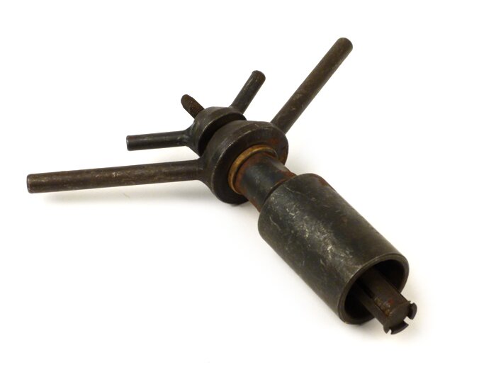 Extractor -LAMBRETTA (NOS)- for cluster bush Lambretta Lui 50-75, J50, J100, J125