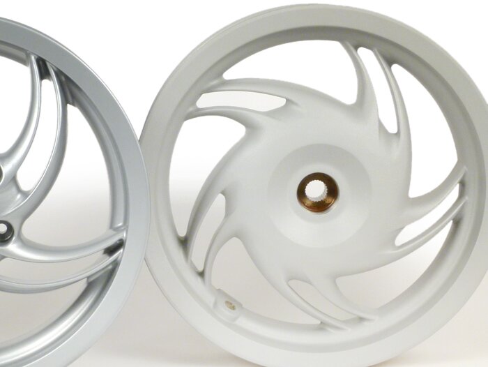 Pelek set -PIAGGIO 3.00-12 inci - 10 jari-jari - tipe Fly - cocok untuk Vespa Sprint 50 (ZAPC53101), Sprint 125, Sprint 150, Primavera 50 (ZAPC53100), Primavera 125, Primavera 150 - Silver