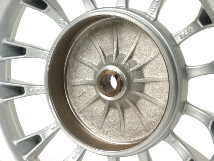 Pelek belakang -PIAGGIO 3.00-12 inci, Ø tromol rem = 140mm - 14 jari-jari - Vespa Sprint 50 (ZAPC53101), Sprint 125, Sprint 150 - Silver