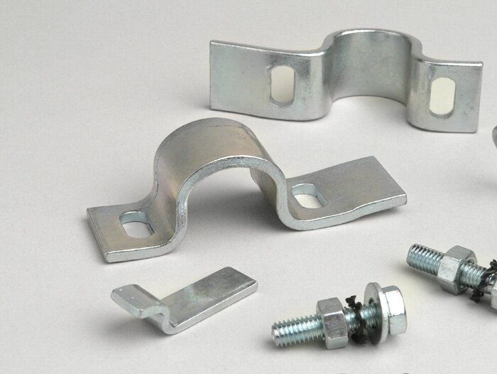 Center stand bracket kit -OEM QUALITY- Vespa VBB1T (17451-), VBB2T, VNB2T (9001-), VNB3-6T, GL150 (VLA1T), Super125/150 (VNC1T/VBC1T), Sprint150/Veloce (VLB1T), GT/GTR125 (VNL2T), Rally180/200 (VSD1T/VSE1T), TS125 (VNL3T), SS180 (VSC1T)