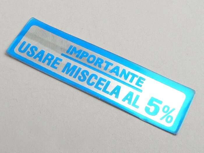 Stiker untuk tutup bensin -KUALITAS OEM- Vespa Importante - Usare Miscela al 5% (1:20) - Biru