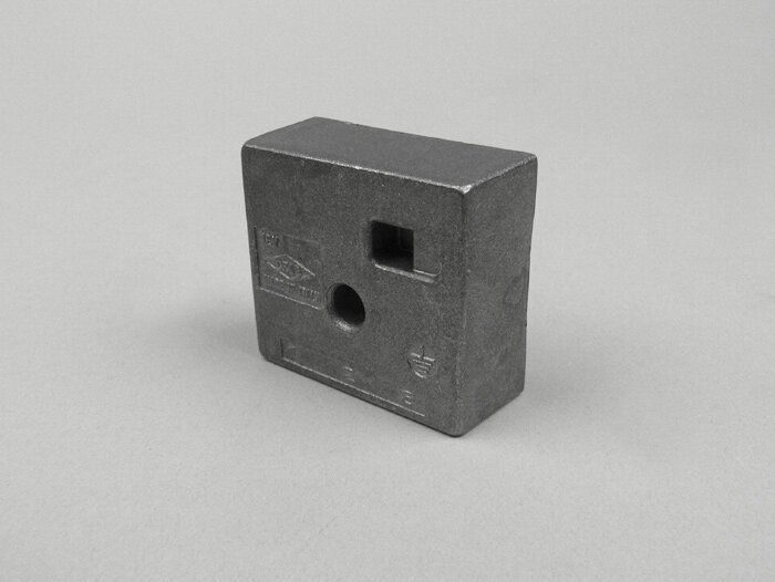 Voltage regulator -3-plug (G-G-Ground)- universal - 120W
