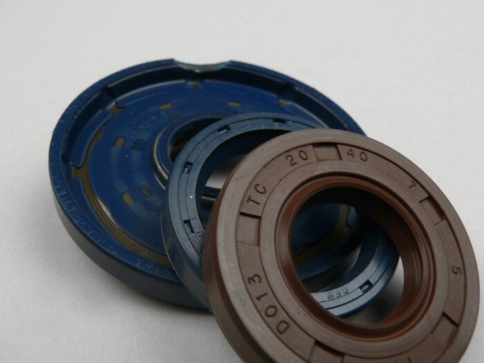 Segel oli set poros engkol -PUSAT SEPEDA - Vespa Sprint150 (VLB1T), Sprint Veloce150 (VLB1T -294259), GTR125 (VNL2T -145900), TS125 (VNL3T -18139), GT125, VNA, VNB, VBA, VBB, Super, GL150 (VLA1T)