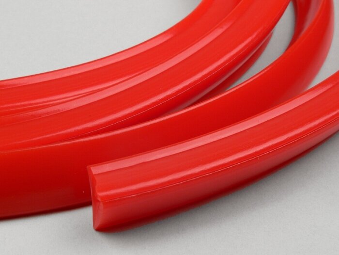 Set karet kap mesin samping -KUALITAS OEM- Vespa Sprint150 (VLB1T), Super, GT125 (VNL2T), GTR125 (VNL2T), GL150 (VLA1T), GS160 / GS4 (VSB1T), SS180 (VSC1T) - 1.65m + 1.20m - Merah