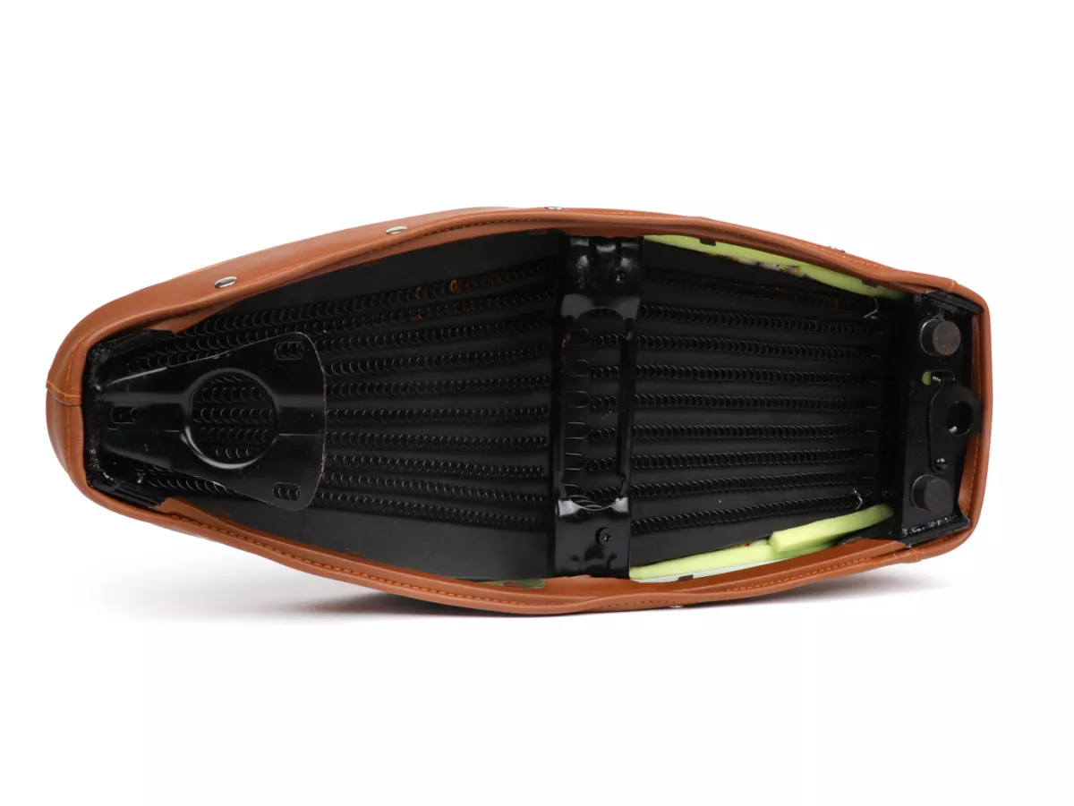 Seat -OEM QUALITÄT (fits also with tall fuel tank)- Vespa Sprint150 (VLB1T), GL150 (VLA1T), GT125 (VNL2T), GTR125 (VNL2T), Super, SS180 (VSC1T), Rally180 (VSD1T), Rally200 (VSE1T) - brown
