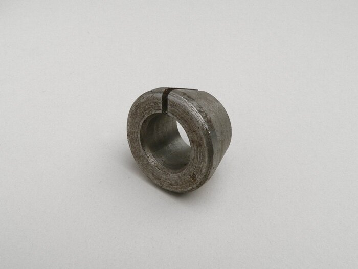 Engine mounting cone -LAMBRETTA- LIS, SX, TV (series 2-3) - 29cm engine bolt
