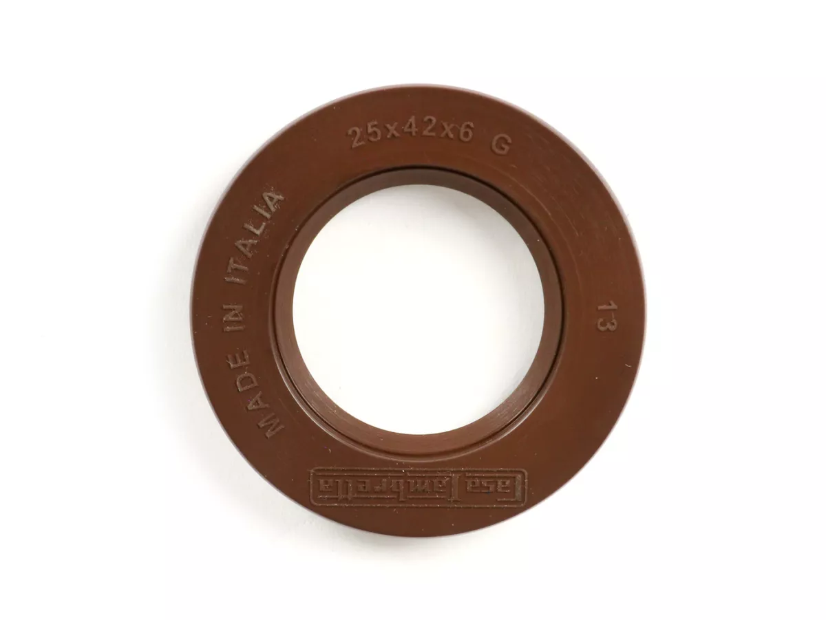 Retén de aceite 25x42x6mm -CASA LAMBRETTA (FKM)- (utilizado para el lado del alternador del cigüeñal fuera de Lambretta LI (series 2-3), LIS, SX, TV (series 2-3), DL, GP)