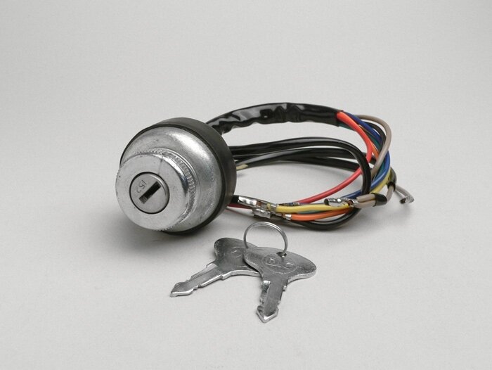 Ignition switch -LAMBRETTA- LI (series 3), LIS, SX, TV (series 2-3), DL, GP - models with battery